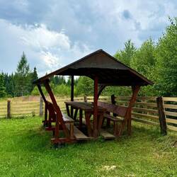 Um vor dem Regen zu fliehen, bin ich in ein Privatgrundstück eingebrochen.