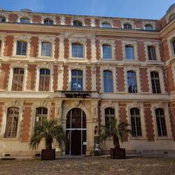 Im Innenhof des Capitol