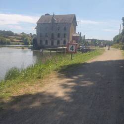 Les maisons éclusières sont vraiment énoooormes