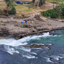 Lachsfischer beim Fischen mit dem Netz