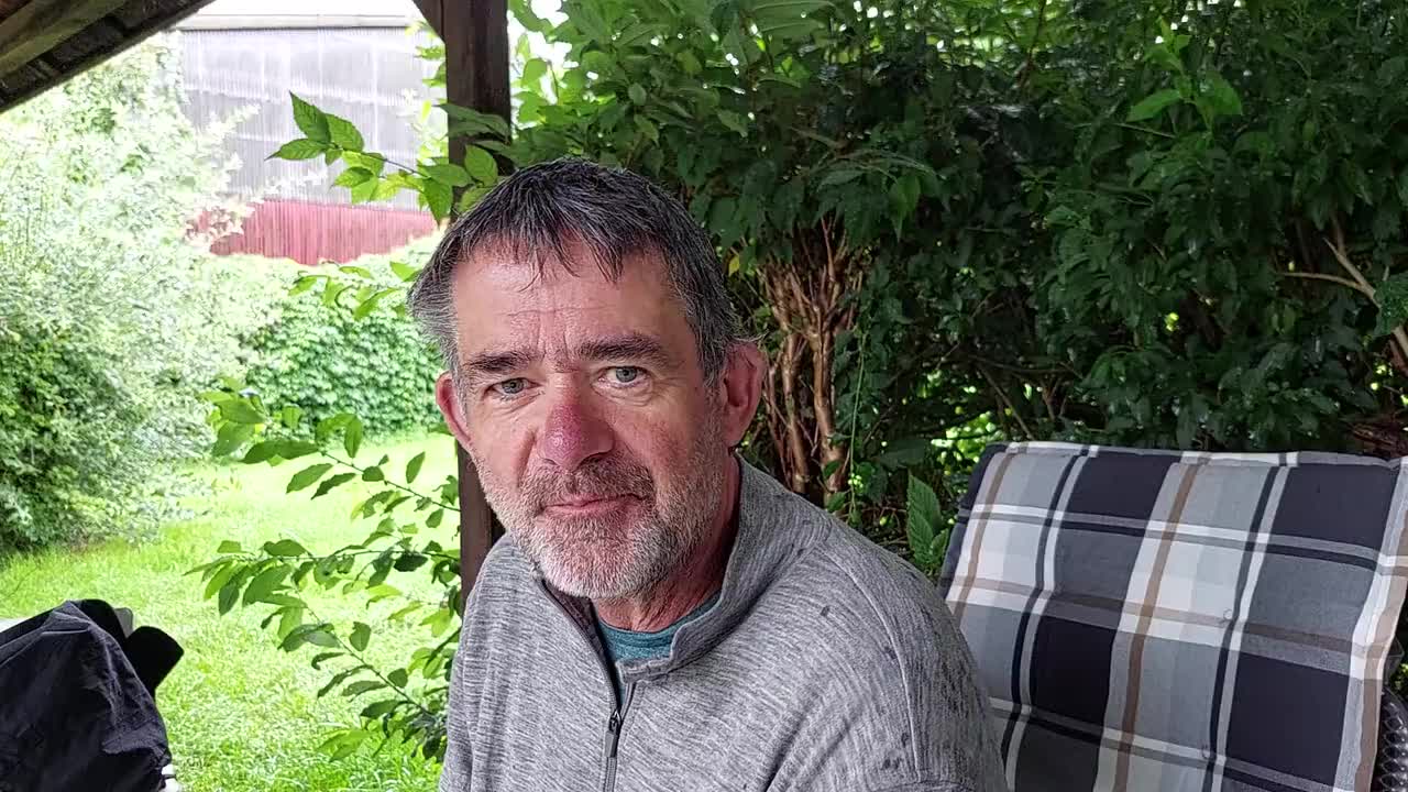 Morgens auf dem Campingplatz nach einer verregneten Nacht...