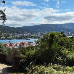 Looking back over Concorbión and Cee