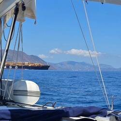 Oha ein Container Schiff mit 16 kt Fahrt