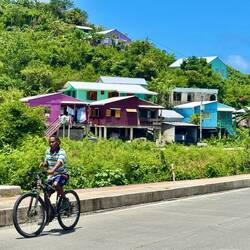 Siedlung vor Manzanillo 🏘️