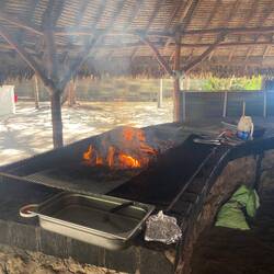 Der Grill wurde allerdings schon für unser Barbecue am Mittag angeheizt.