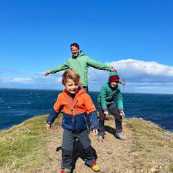 Den ganzen Tag ist starker Wind