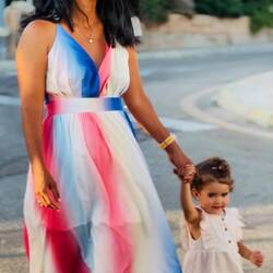 Mutter-Tochter-Zeit im Sommerkleid