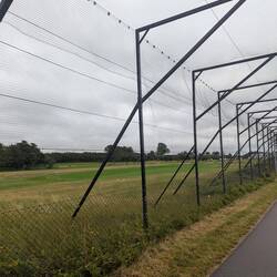 Fahrradfahrer werden vor Golfern geschützt