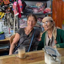 Unsere Gastgeberin in der Teestube