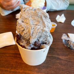 Sesame ice with red bean and mochi