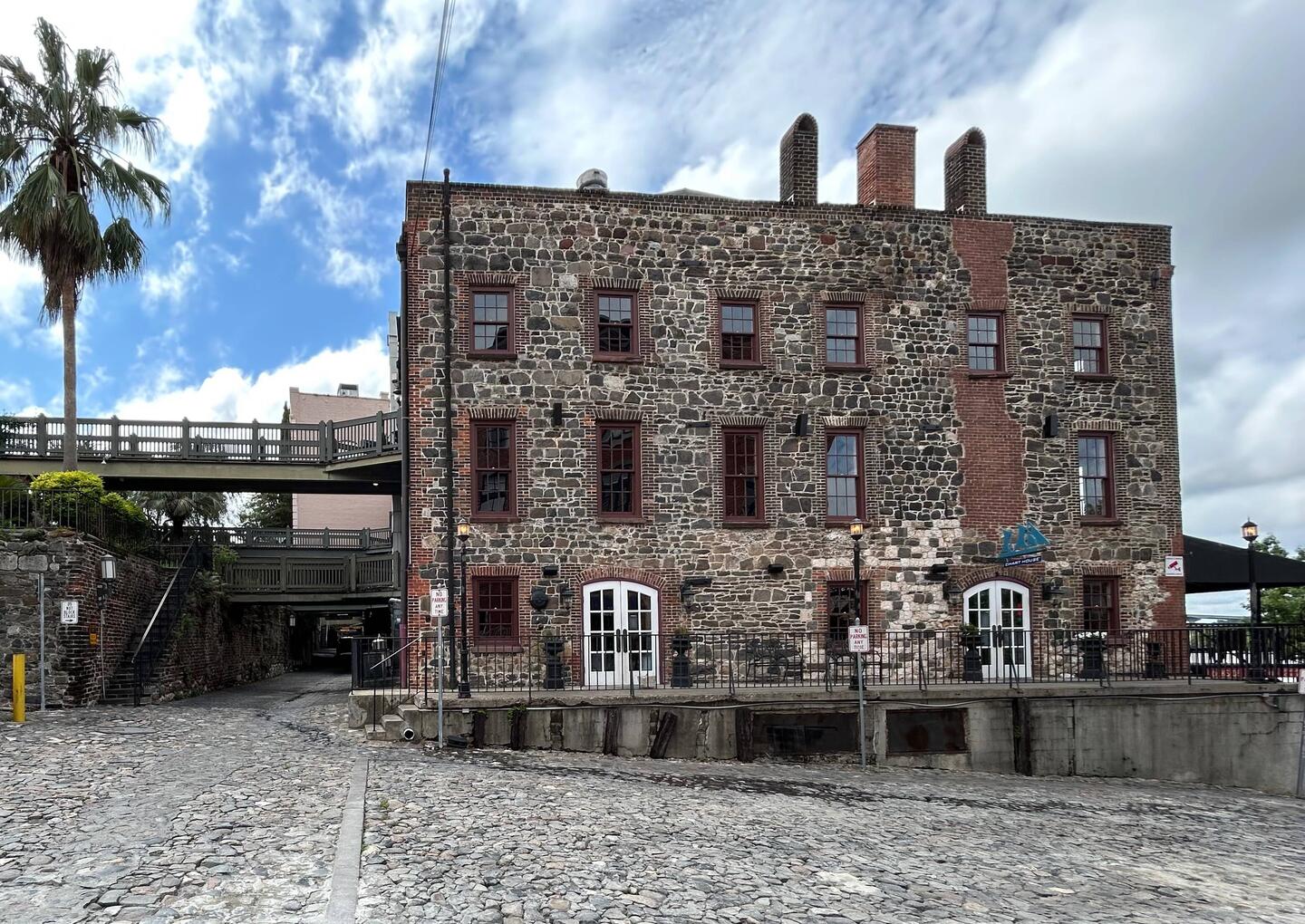Refurbished building (pub/restaurant) on Factors Row.