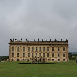 Chatsworth House von der Seite