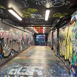 De beruchte graffiti tunnel op de campus