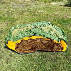 Während der Mittagspause habe ich an der Sonne mein Zelt getrocknet.