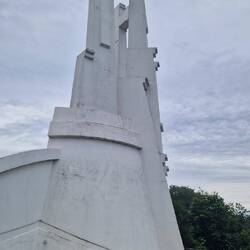 3 Kreuze mit schöner Aussicht auf die Stadt
