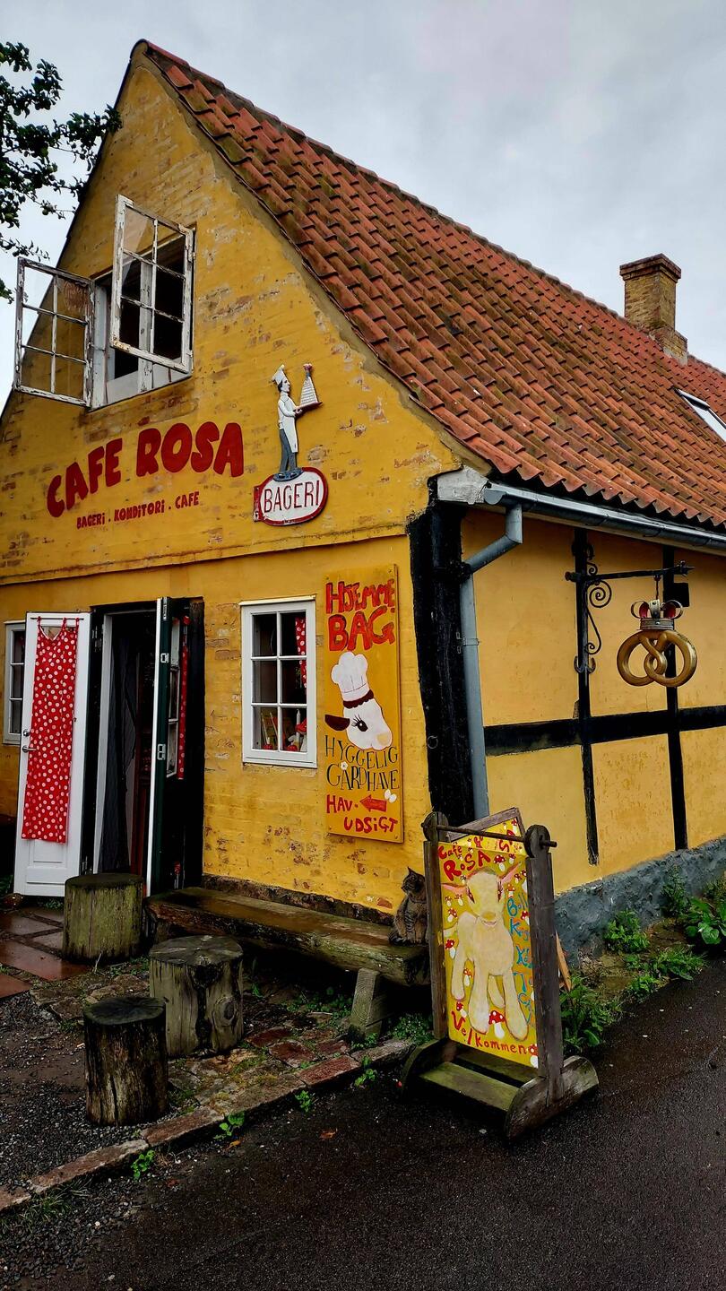 Das Café Rosa in Gudhjem