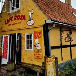 Das Café Rosa in Gudhjem