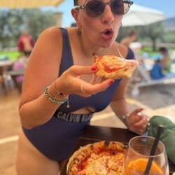 Die Grundlage musste natürlich auch geschaffen werden. Danke an den Pizzabäcker.