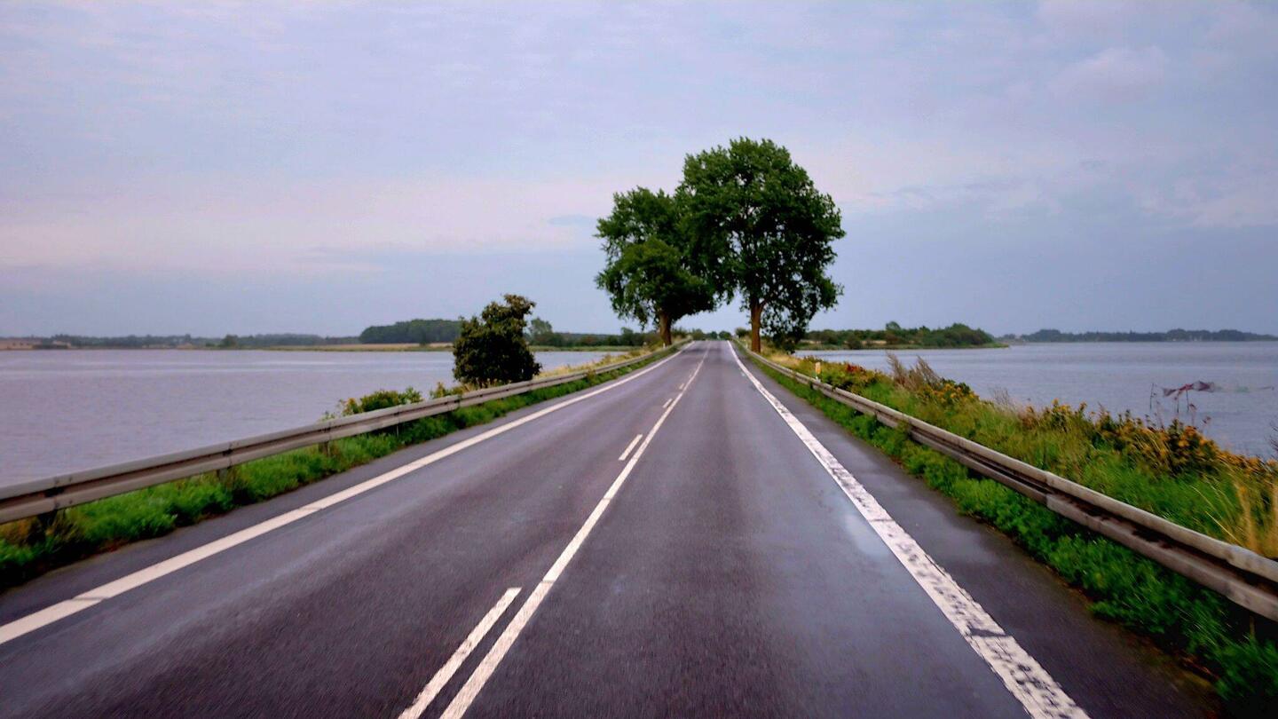 Auf dieser Straße geht's ca.45km bis zu dem Kreidefelsen