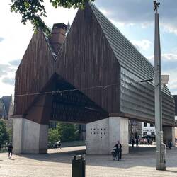 Die Townhall, von den Einheimischen spöttisch "Schafstall " genannt dient als Veranstaltungsortort