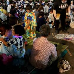 Man hat sich schick gemacht für das Feuerwerk. 🎆