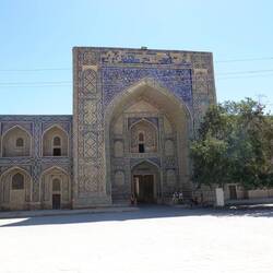 Abdullokhon Medrese