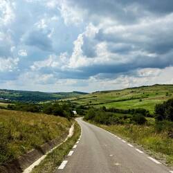 Abstieg nach Petriș