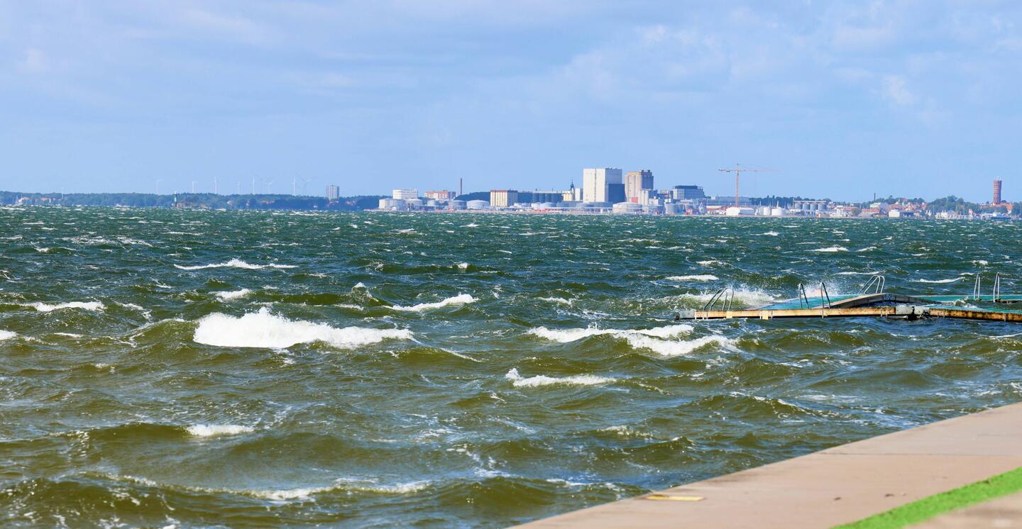 Bei den Wellen macht das Bootfahren keinen Spaß. Windstärke 6, in Böen 8.