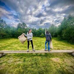 Bataille de coussin sur poutre 🤪