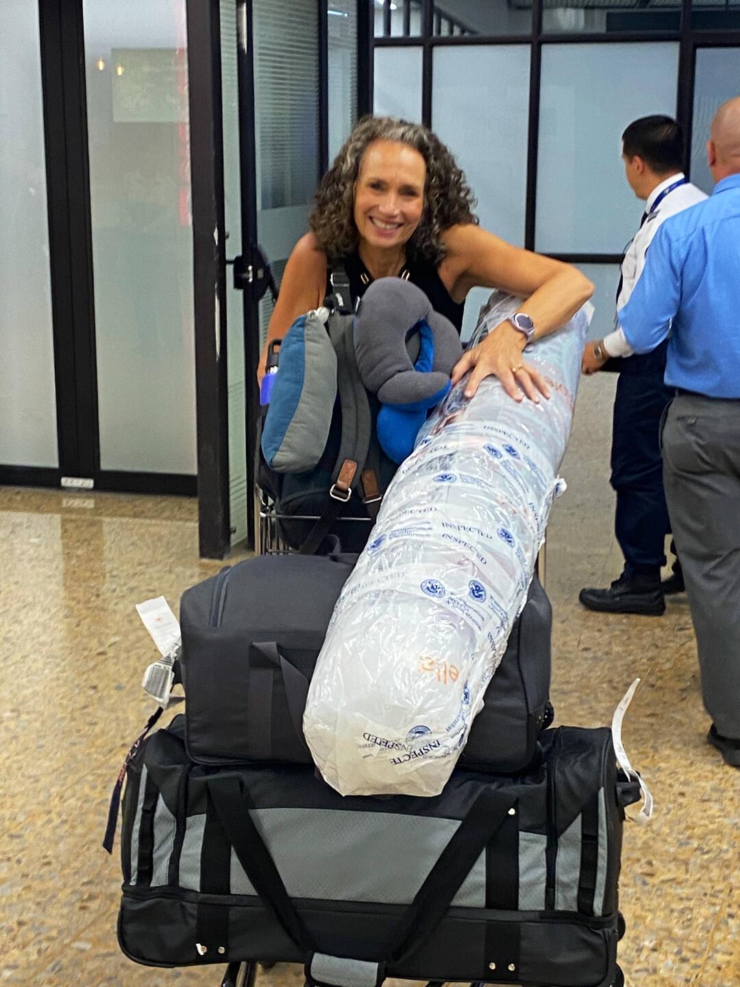 Vicki emerges from immigration and customs nearly 3 hours after her flight landed.