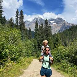 Im Hintergrund: Mt. Robson mal ohne Wolken