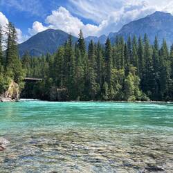 Hübscher Badefluss beim Mt. Robson