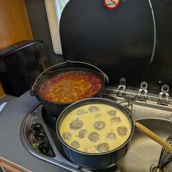 Gulasch und königsberger Klopse