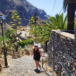 Steile, rutschige Stufen wieder zum Hauptplatz