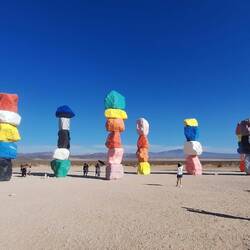 7 Magic Mountains Kunstinstallation