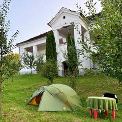 Heute übernachte ich direkt hinter der Kirche.