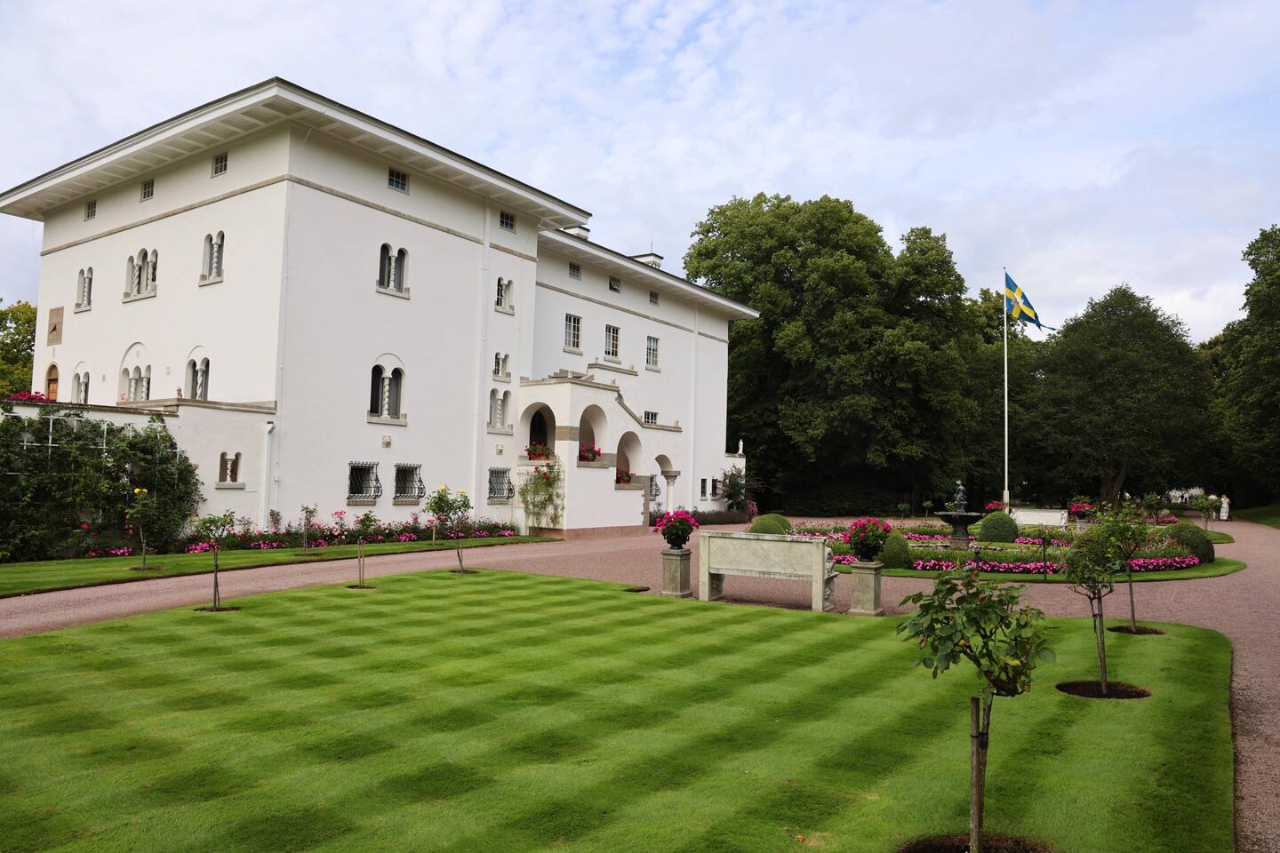 Das königliche Sommerschloß Solliden. Man beachte den gemähten Rasen.