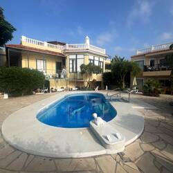 Entspannter Abend am Pool