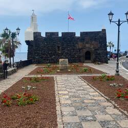 Kleine Burg an der Küste