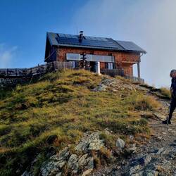 ... von der toll gelegenen Kellerjochhütte.