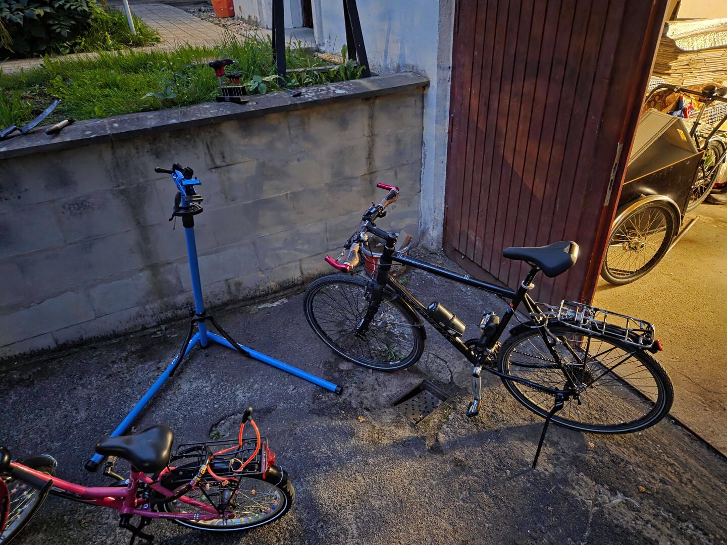 Letzte Arbeiten am Fahrrad