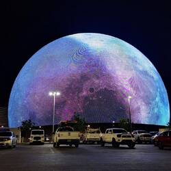 Die Sphere mit einer Mondprojektion