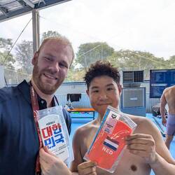 Ruilen hoort erbij. Dit keer badmuts gescoord uit Korea