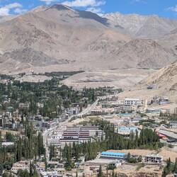 Blick zum Khardung - Pass, soll der höchste sein: 5.600m morgen!