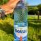Gestern wurde mir doch tatsächlich statt Wasser eine Flasche Schnaps in die Hände gedrückt.