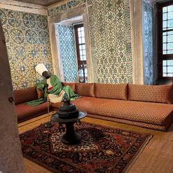 The black eunuch's lounge