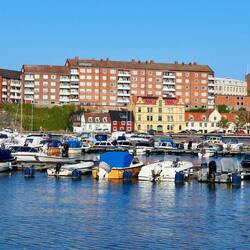 Sehr bunte Kulisse zum Leben und Urlaub machen.