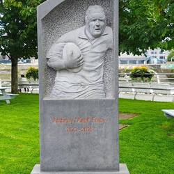 Denkmal für einen der berühmtesten Söhne der Stadt: Anthony "Axel" Foley