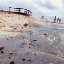 Geothermal Land: es zischt, dampft, brodelt und stinkt... so stellt man sich die Hölle vor...