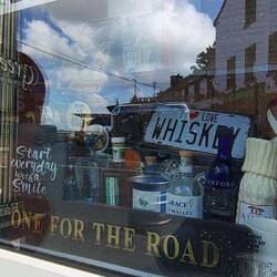 Ich sehe nur: "Whiskey for the road"